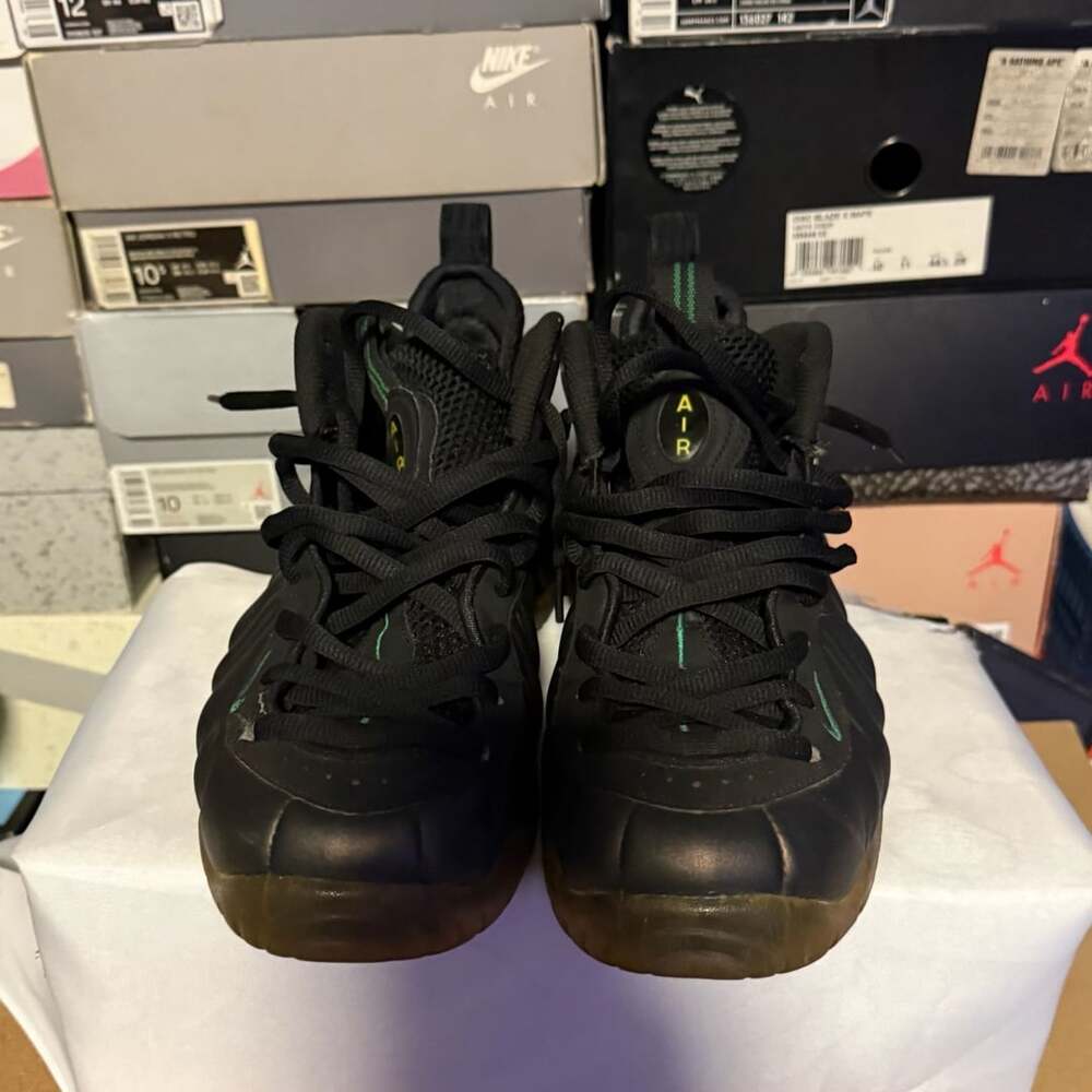 Size 8 - Nike Air Foamposite Pro Pine Green Sneakers - Picture 3 of 9